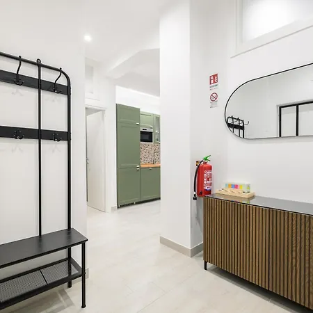 Centro - Ascensore E Self Check-in *